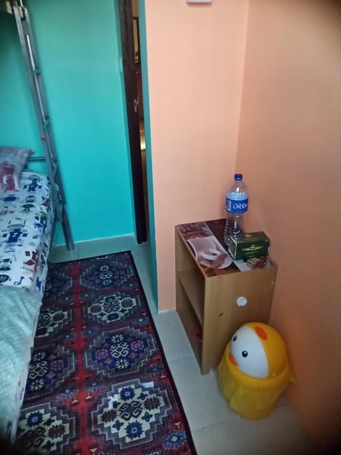 Apartamento Moon Backpackers , Al Rigga , Partition For Couples And For Singles Dubái Exterior foto