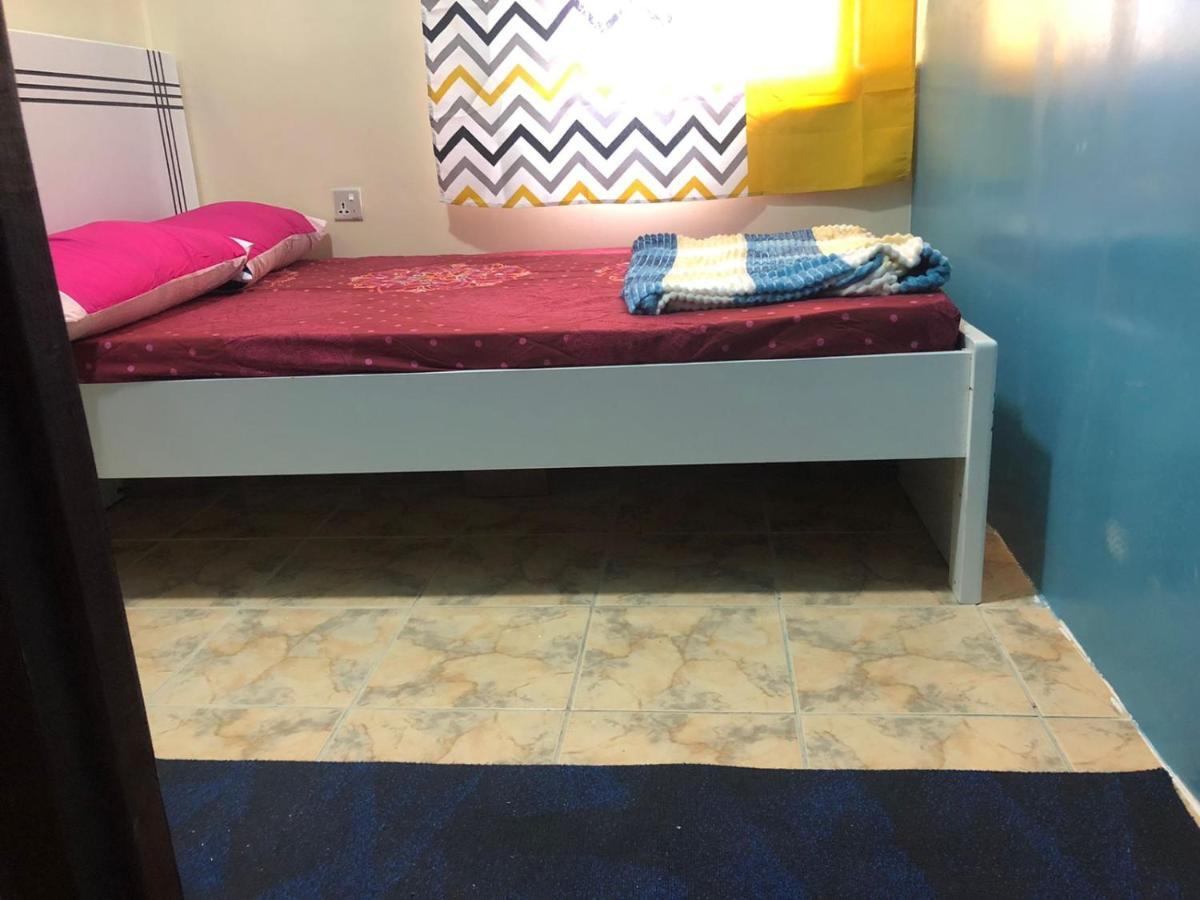 Apartamento Moon Backpackers , Al Rigga , Partition For Couples And For Singles Dubái Exterior foto