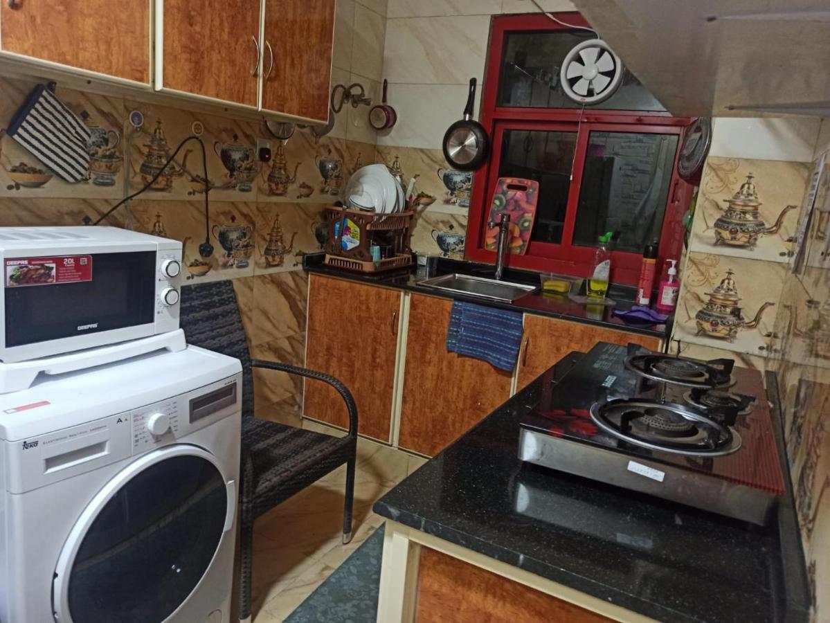 Apartamento Moon Backpackers , Al Rigga , Partition For Couples And For Singles Dubái Exterior foto