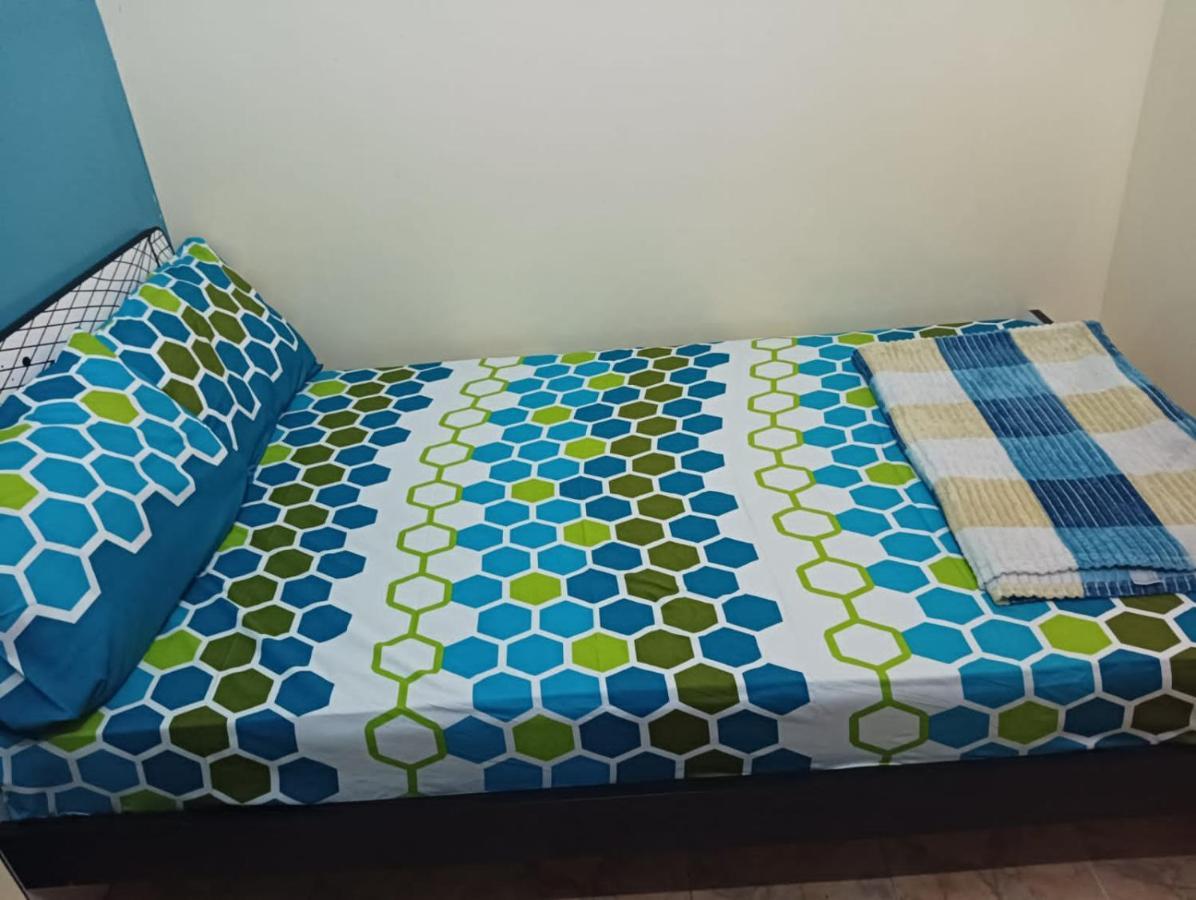 Apartamento Moon Backpackers , Al Rigga , Partition For Couples And For Singles Dubái Exterior foto