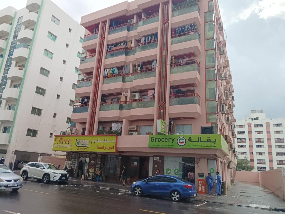 Apartamento Moon Backpackers , Al Rigga , Partition For Couples And For Singles Dubái Exterior foto