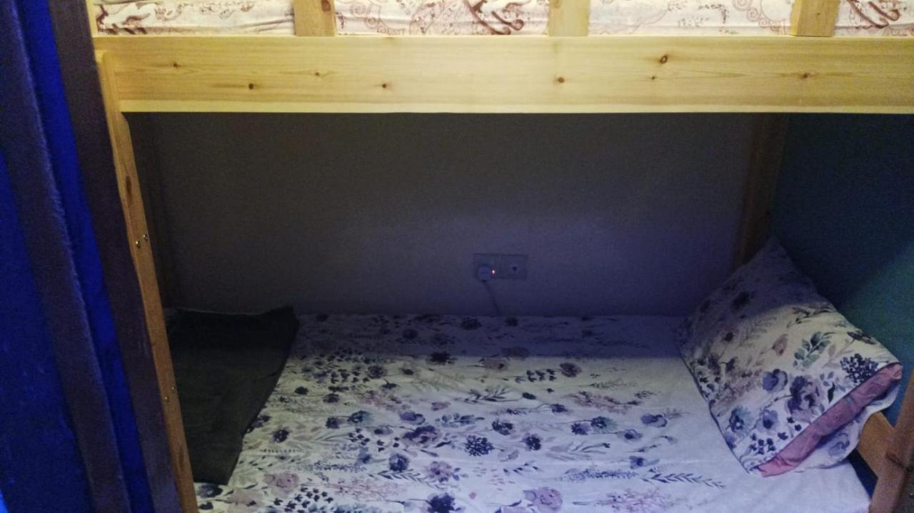 Apartamento Moon Backpackers , Al Rigga , Partition For Couples And For Singles Dubái Exterior foto