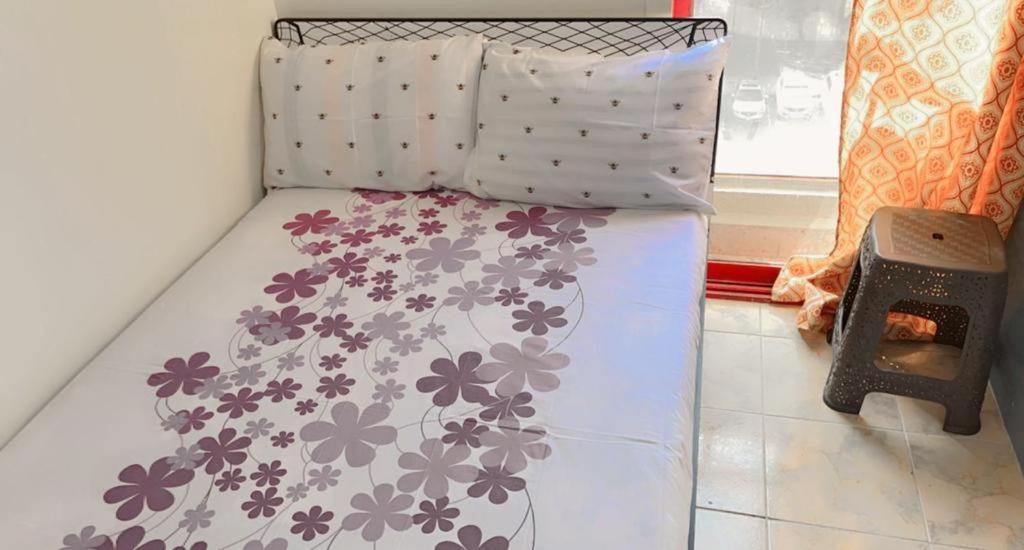 Apartamento Moon Backpackers , Al Rigga , Partition For Couples And For Singles Dubái Exterior foto