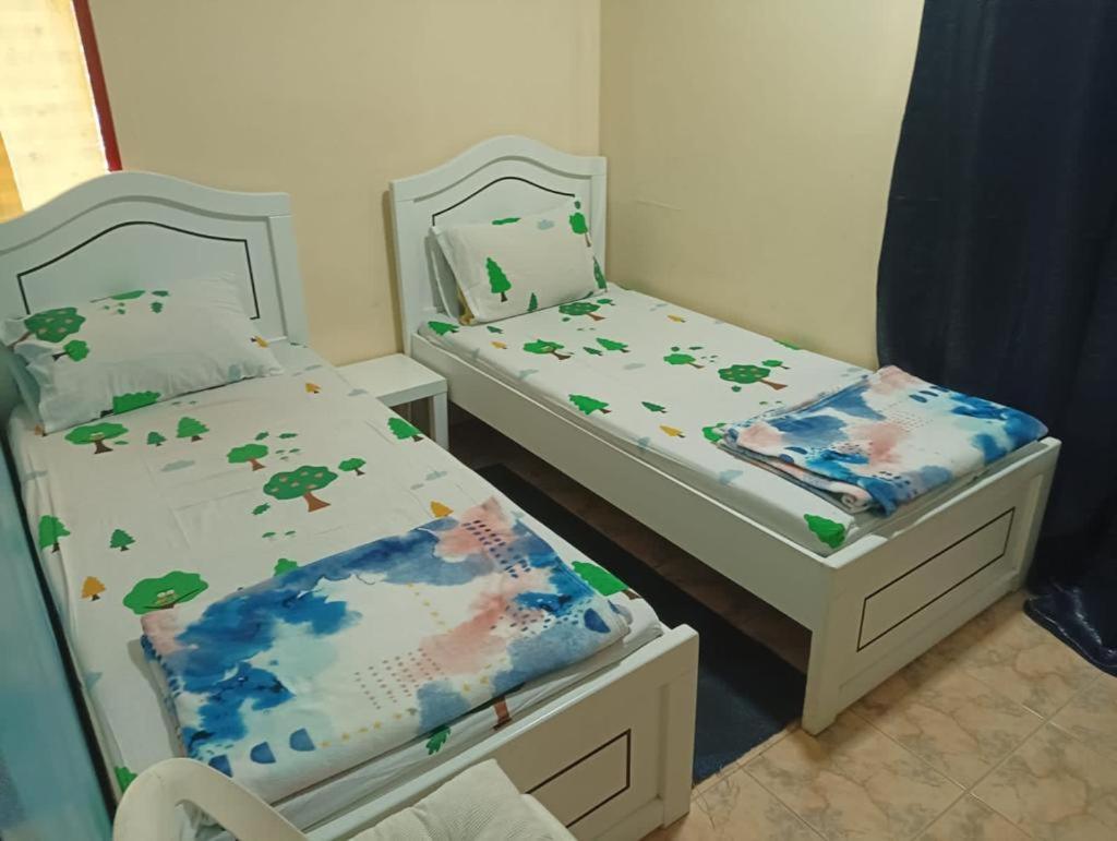 Apartamento Moon Backpackers , Al Rigga , Partition For Couples And For Singles Dubái Exterior foto