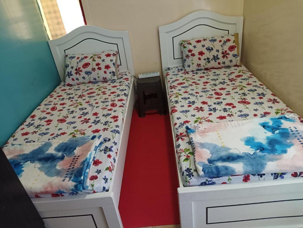 Apartamento Moon Backpackers , Al Rigga , Partition For Couples And For Singles Dubái Exterior foto