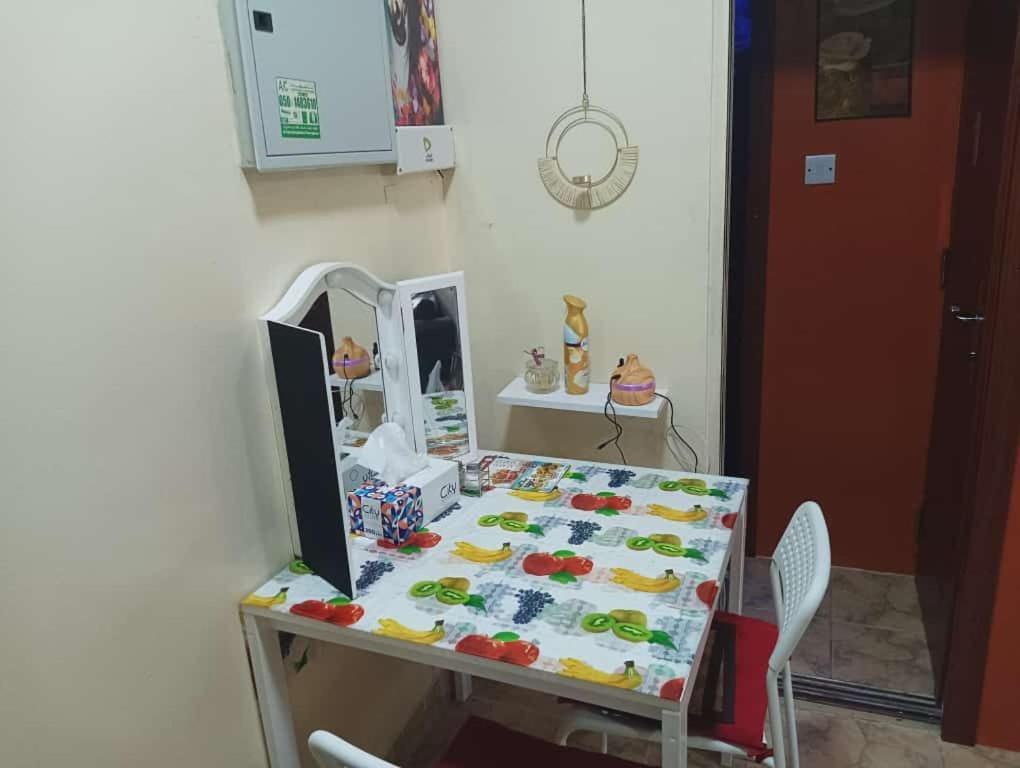 Apartamento Moon Backpackers , Al Rigga , Partition For Couples And For Singles Dubái Exterior foto