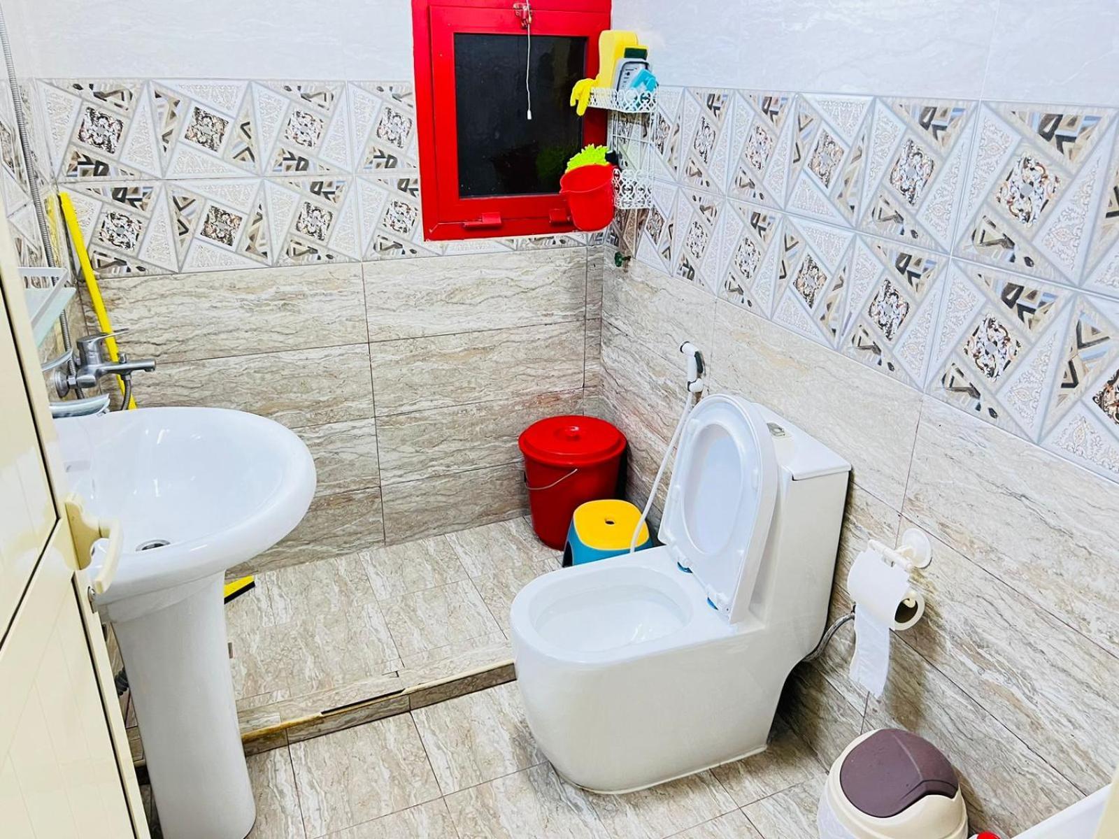 Apartamento Moon Backpackers , Al Rigga , Partition For Couples And For Singles Dubái Exterior foto
